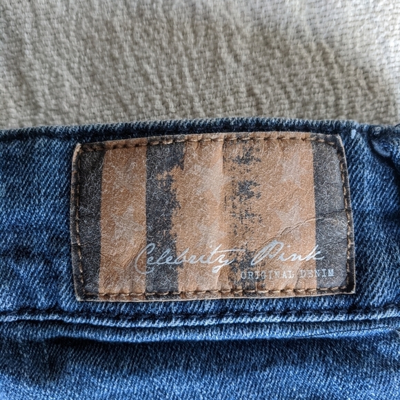 Junior Shorts - Picture 3 of 4